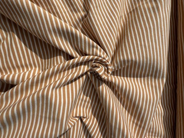 Smalle streep beige jersey