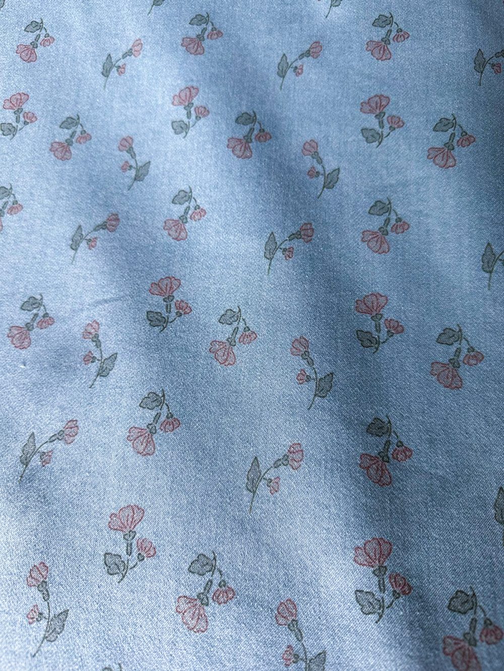 Floral breeze chambray